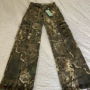 Women’s  Camouflage Cargo Pants